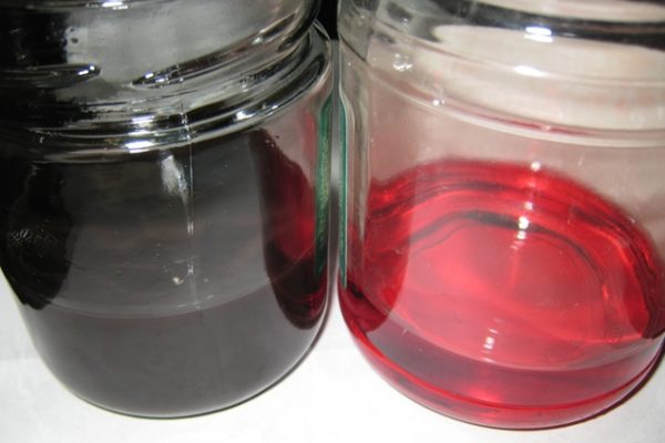 oil samples show dirty vs. clean oil